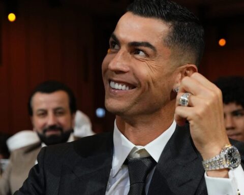 Sự thật về Quả bóng vàng xuất sắc nhất mọi thời đại của Ronaldo