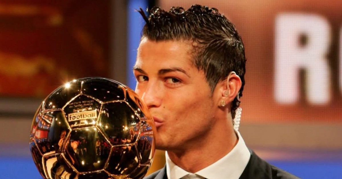 Ronaldo lên tiếng sau khi thắng Messi giành Quả bóng Vàng vĩ đại nhất lịch sử