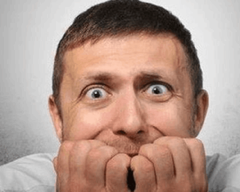 Một cổ phiếu bất ngờ “nằm sàn” 8 phiên liên tiếp, chuyện gì đang xảy ra?