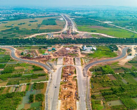 Toàn cảnh tuyến vành đai 85.000 tỷ đồng, rộng gấp 3 lần đường băng sân bay: 15km đường song hành vừa thông xe, kết nối cầu 10.000 tỷ đang thành hình với đại lộ đẹp nhất Việt Nam