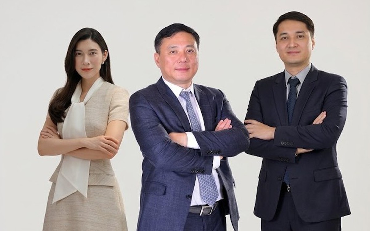 Người cha gây dựng tập đoàn đa ngành từ nhà thầu cơ điện, con trai có 2 bằng thạc sĩ Mỹ, con gái sinh năm 1991 từng được Forbes Vietnam vinh danh, hiện cả 2 là Phó Chủ tịch tập đoàn