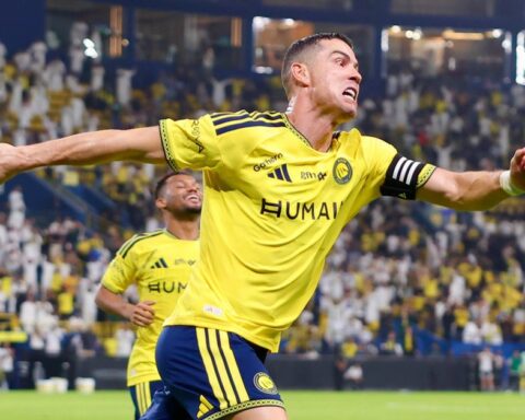 Ronaldo lập hat-trick, chạm mốc 985 bàn thắng sự nghiệp