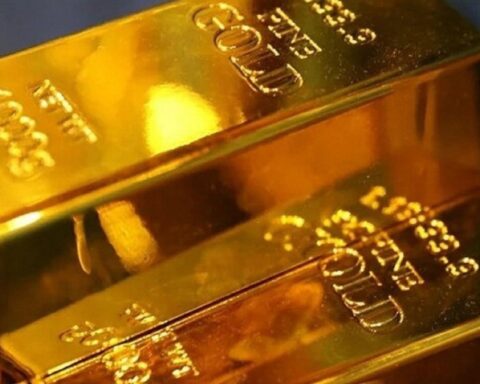 Giá vàng hôm nay 31/10: Tiếp tục giảm mạnh, mất mốc 4.000 USD/ounce