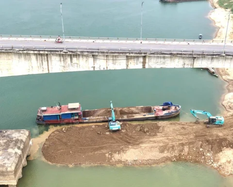 Sửa cầu sông Lô chậm tiến độ, nhà thầu không chấp hành chỉ đạo của tỉnh Phú Thọ