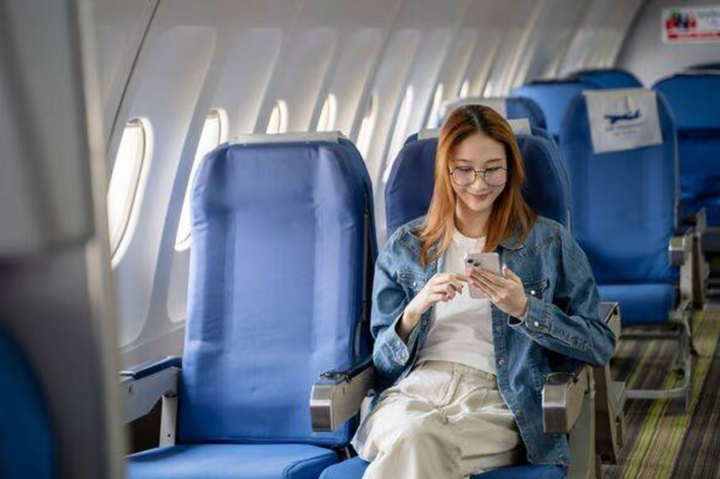 Điều gì xảy ra khi đi máy bay mà không để điện thoại ở 'chế độ máy bay'?- Ảnh 2.