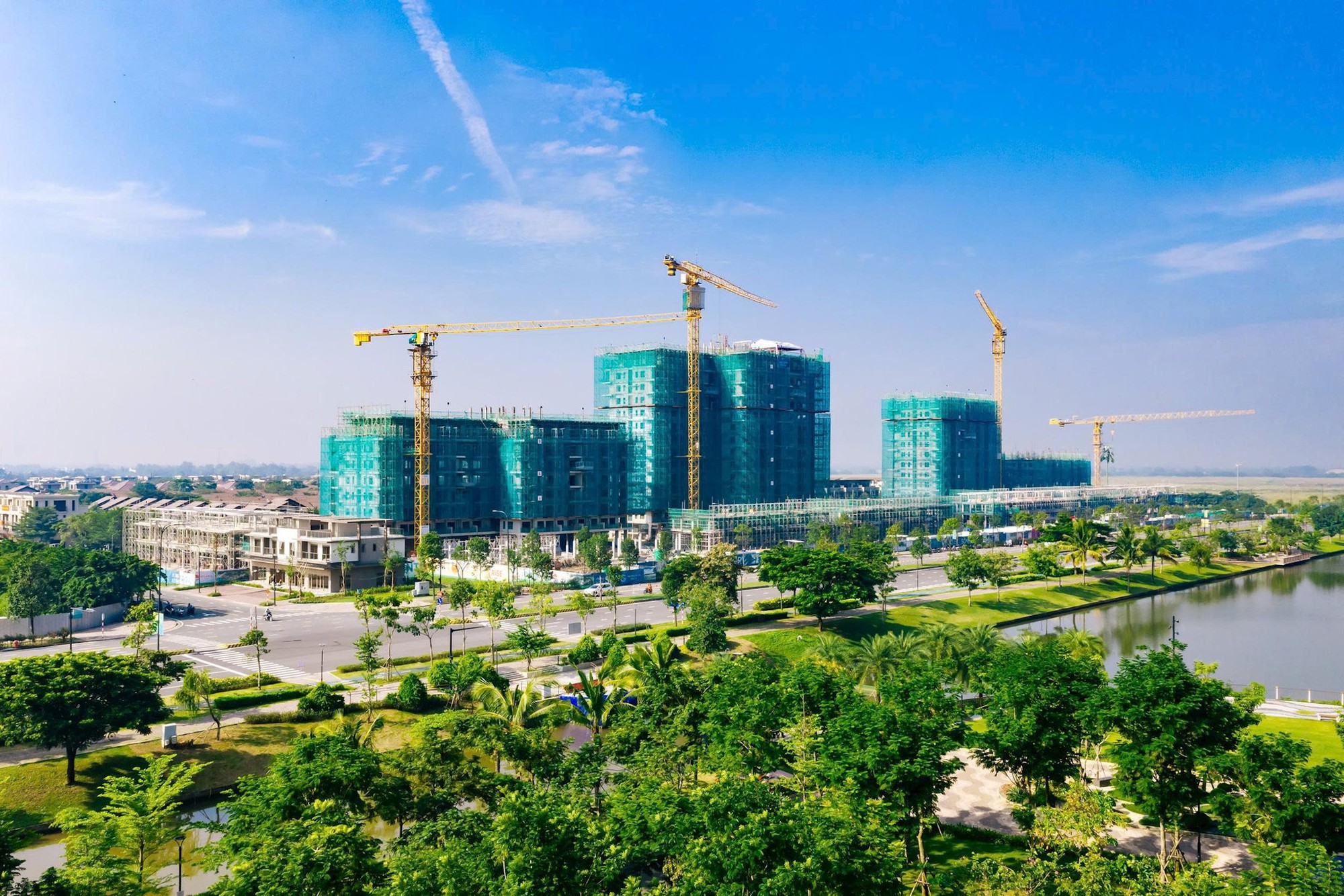 Những doanh nghiệp “giữ nhiệt” cho thị trường bất động sản cuối năm- Ảnh 1.