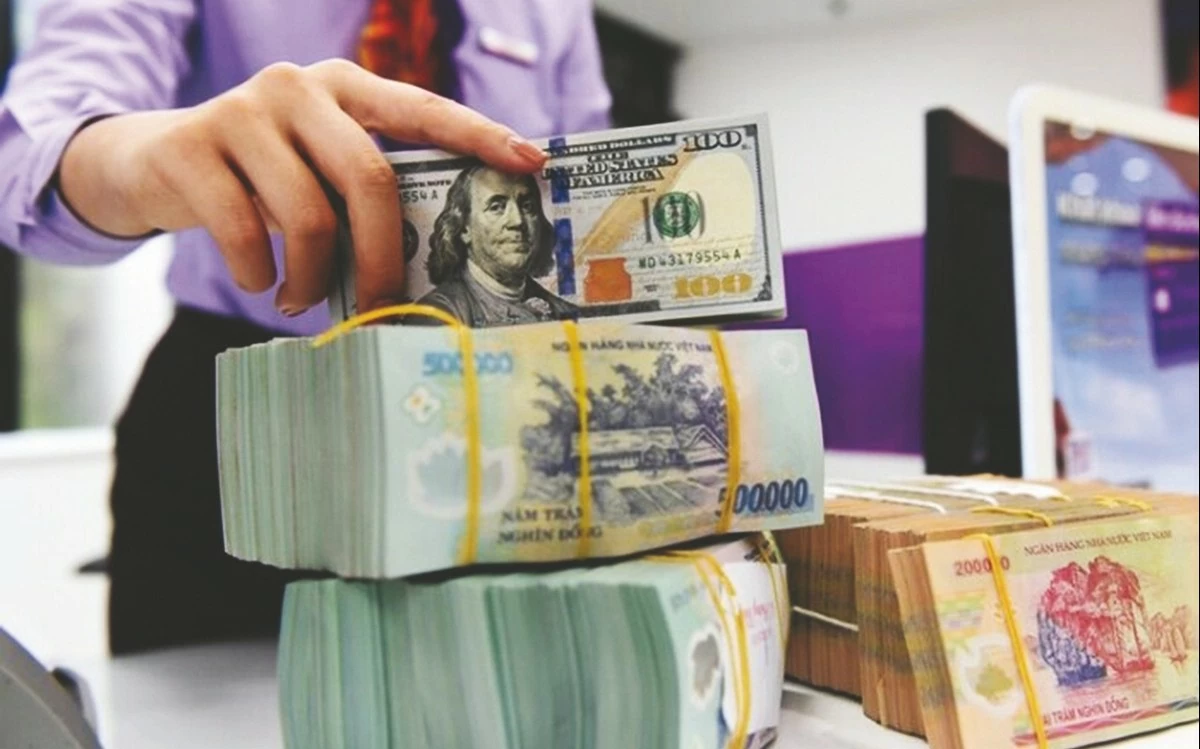 Thị trường tiền tệ tuần 28/9 - 2/10: Lãi suất trồi sụt mạnh giữa nhịp hút ròng hơn 53.000 tỷ đồng, tỷ giá vẫn “êm” Thị trường tiền tệ tuần 28/9 - 2/10: Lãi suất trồi sụt mạnh giữa nhịp hút ròng hơn 53.000 tỷ đồng, tỷ giá vẫn “êm”
