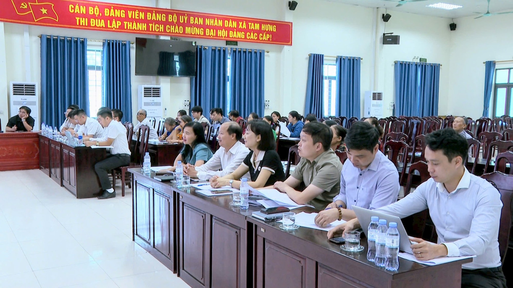 Xã Tam Hưng lấy ý kiến người dân về quy hoạch chi tiết hai dự án nhà ở xã hội- Ảnh 1.