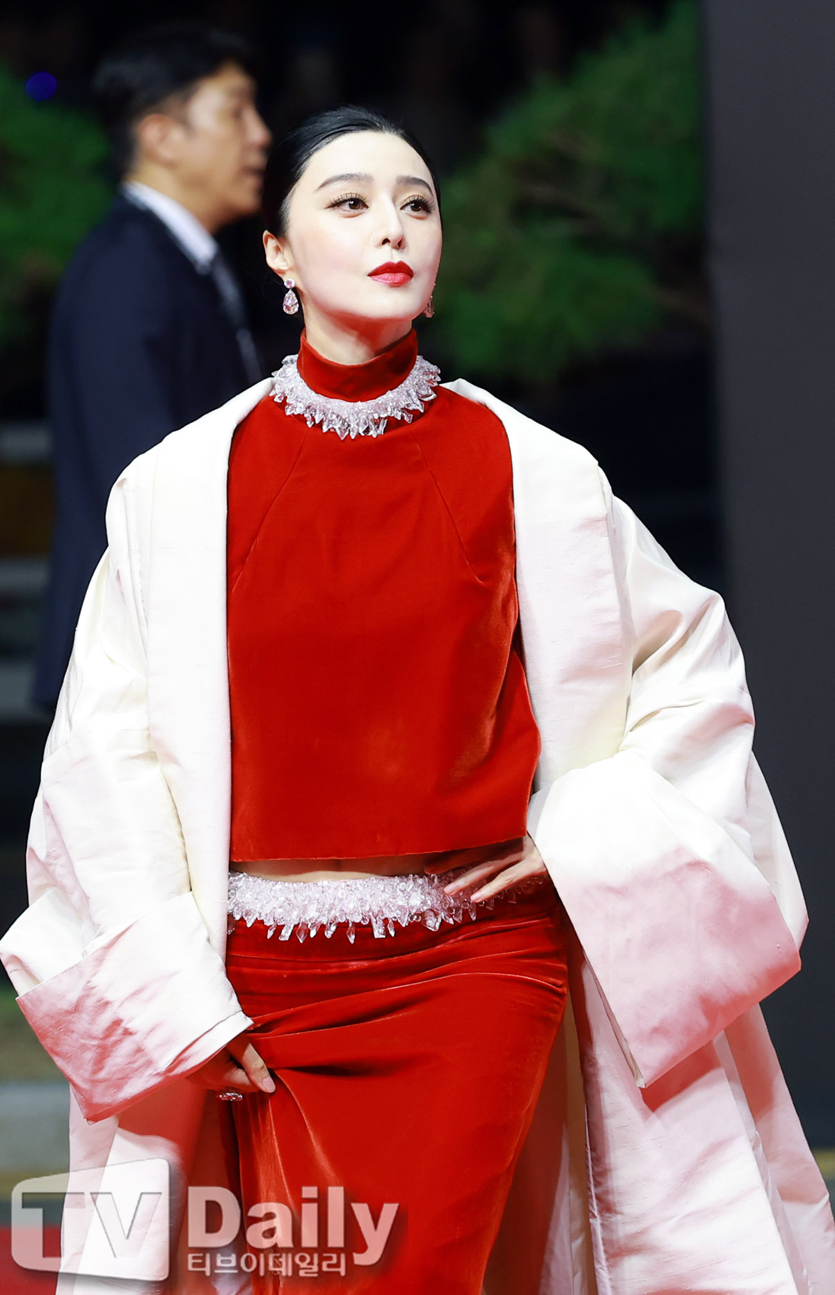 LHP Busan 2026: "Bà hoàng" Phạm Băng Băng chiếm trọn spotlight, Hyun Bin chưa bao giờ làm fan thất vọng- Ảnh 4.