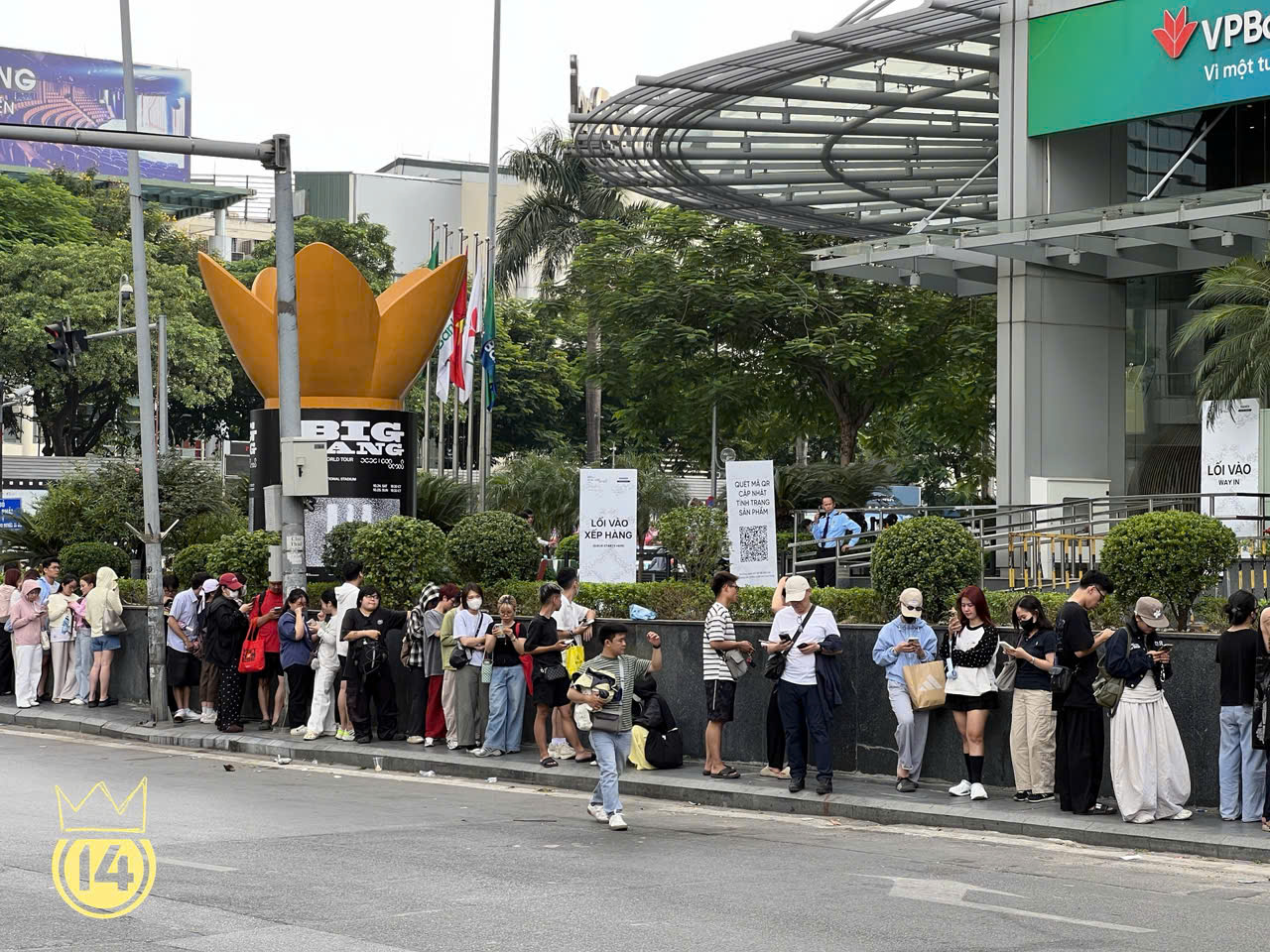 10 điểm cho VPBank nắm bắt tâm lý fan BIGBANG: Cả ngã tư cứ chờ đèn đỏ là được “ôn bài” - Ảnh 5.