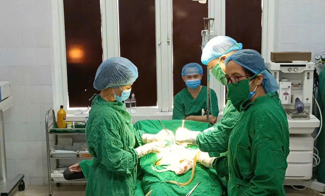 Bệnh viện đa khoa Đông Sơn – Thanh Hóa : Cứu sống thai nhi sinh non - Ảnh 2.