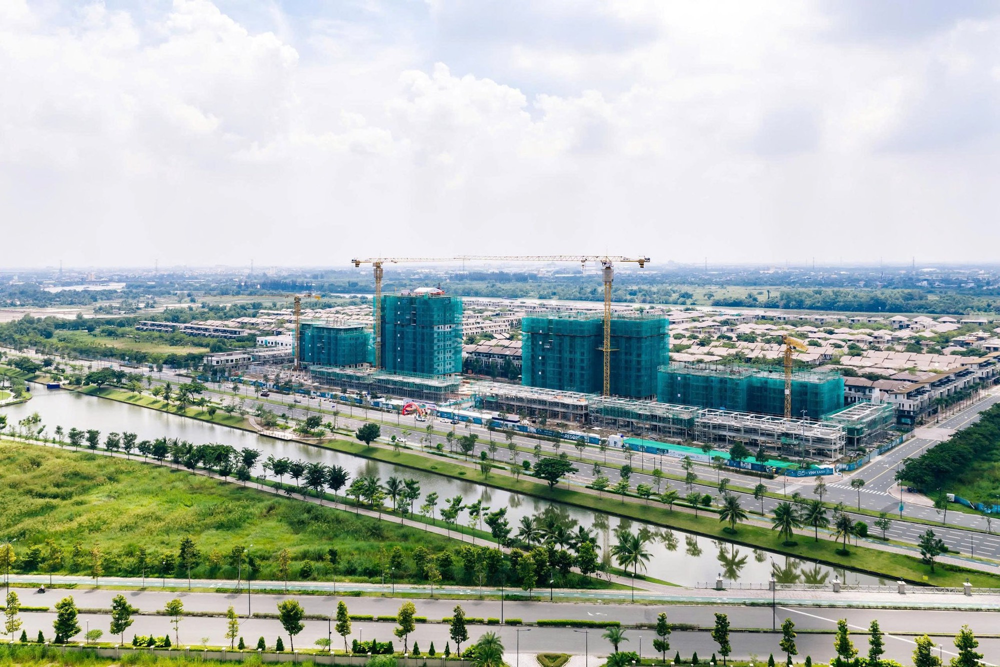 Những doanh nghiệp “giữ nhiệt” cho thị trường bất động sản cuối năm- Ảnh 2.