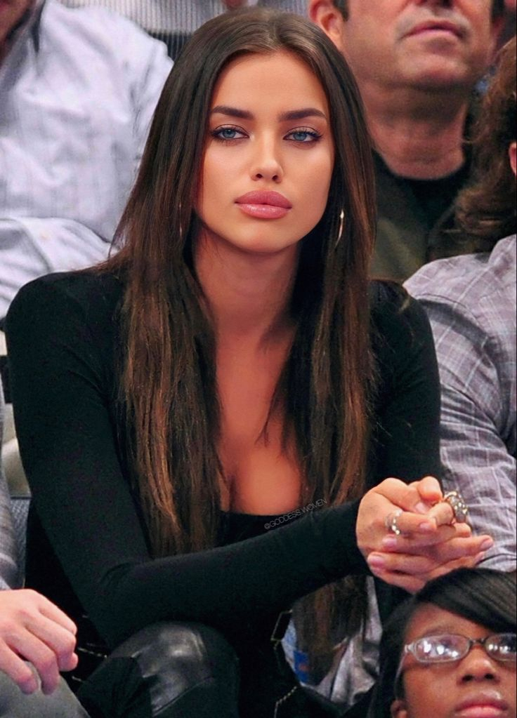 Tình cũ Ronaldo mang thai 6 tháng vẫn diễn Victoria's Secret, năm nào vòng 2 đẹp ná thở cũng viral- Ảnh 7.