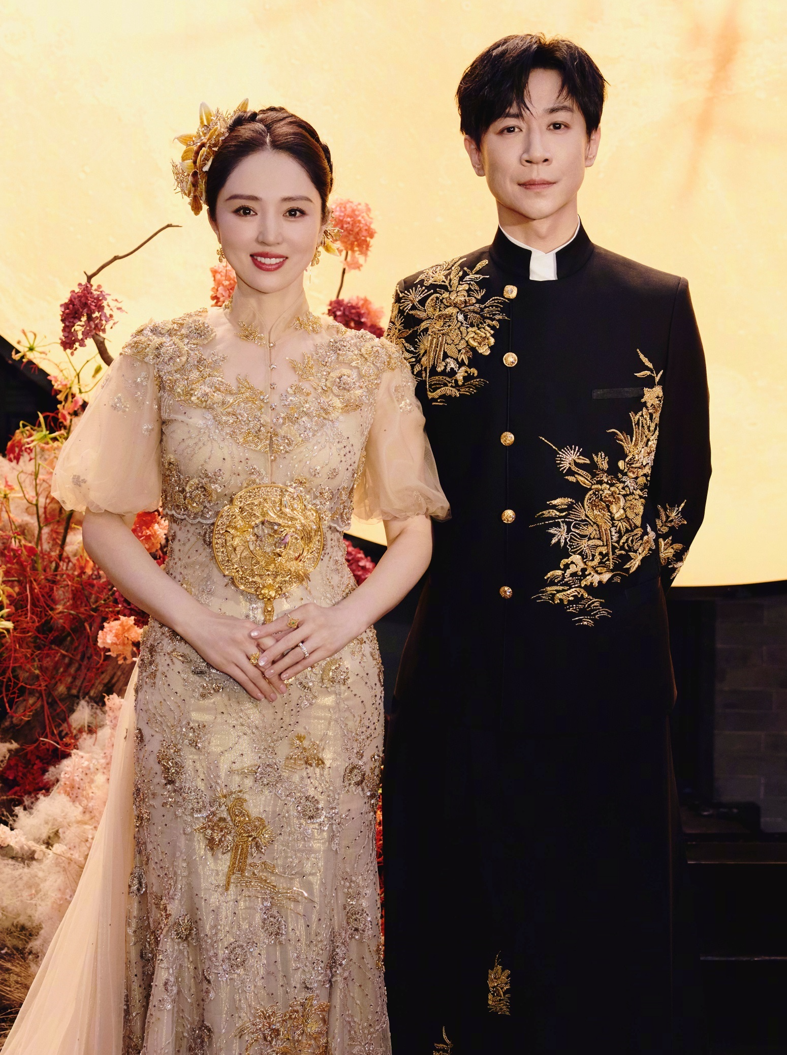 Nhan sắc thật gây sốc của cặp bạn thân showbiz giống nhau 99% từ ngoại hình đến cảnh bị chồng 