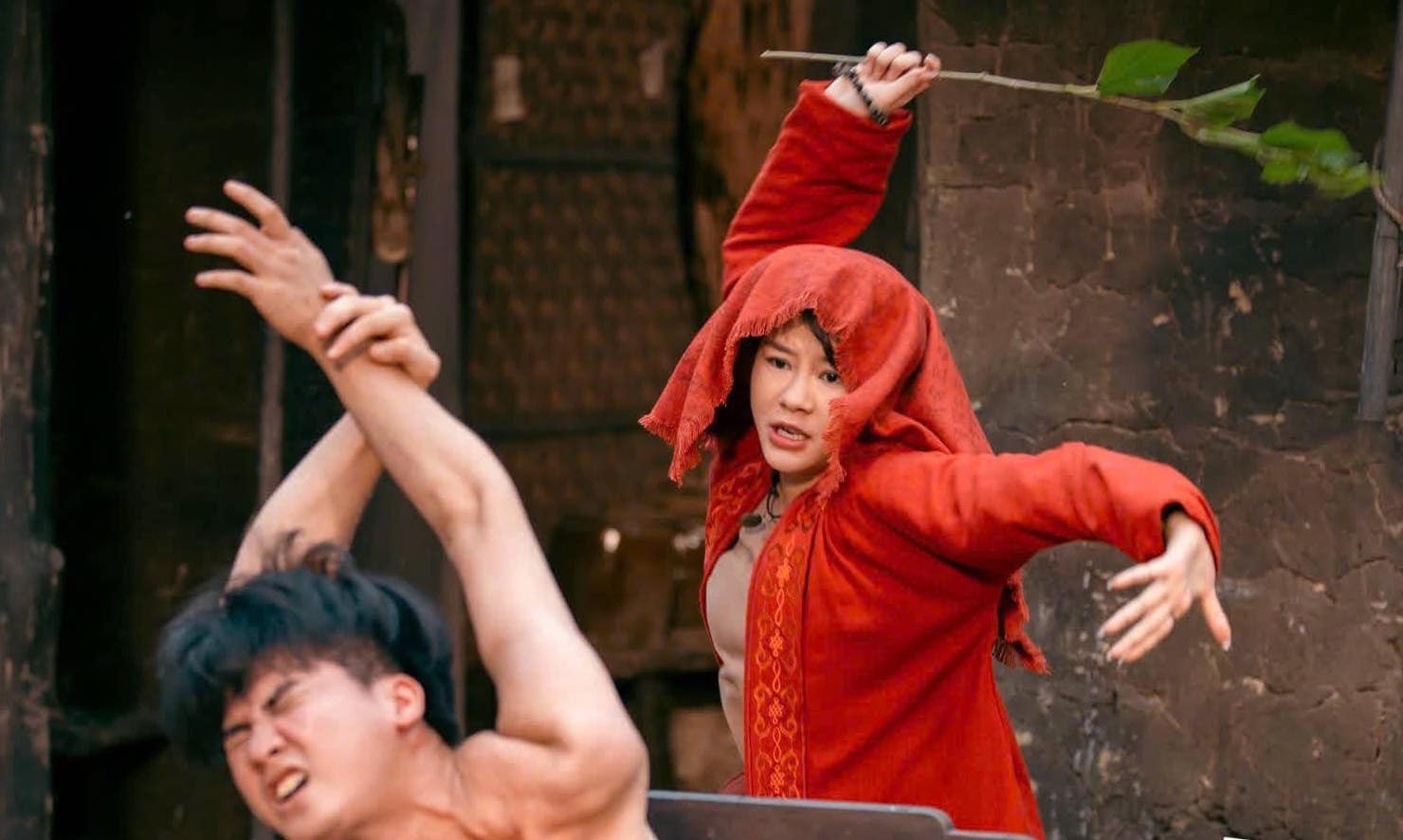Hoa hậu hot nhất Trại Buôn Người là phú bà real: Thủ khoa Đại học tiền kiếm 1 ngày bằng cát-xê 1 phim, sống ở container đẹp như cổ tích- Ảnh 5.