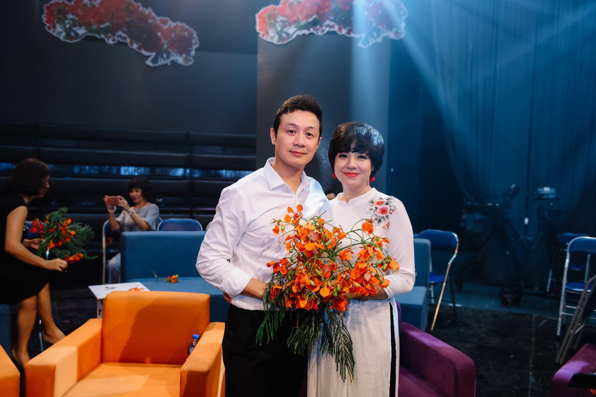 MC SN 1974 là con trai Giáo sư âm nhạc: Thủ khoa Nhạc viện Hà Nội, đi dẫn Hoa hậu Việt Nam được vợ như ý- Ảnh 3.