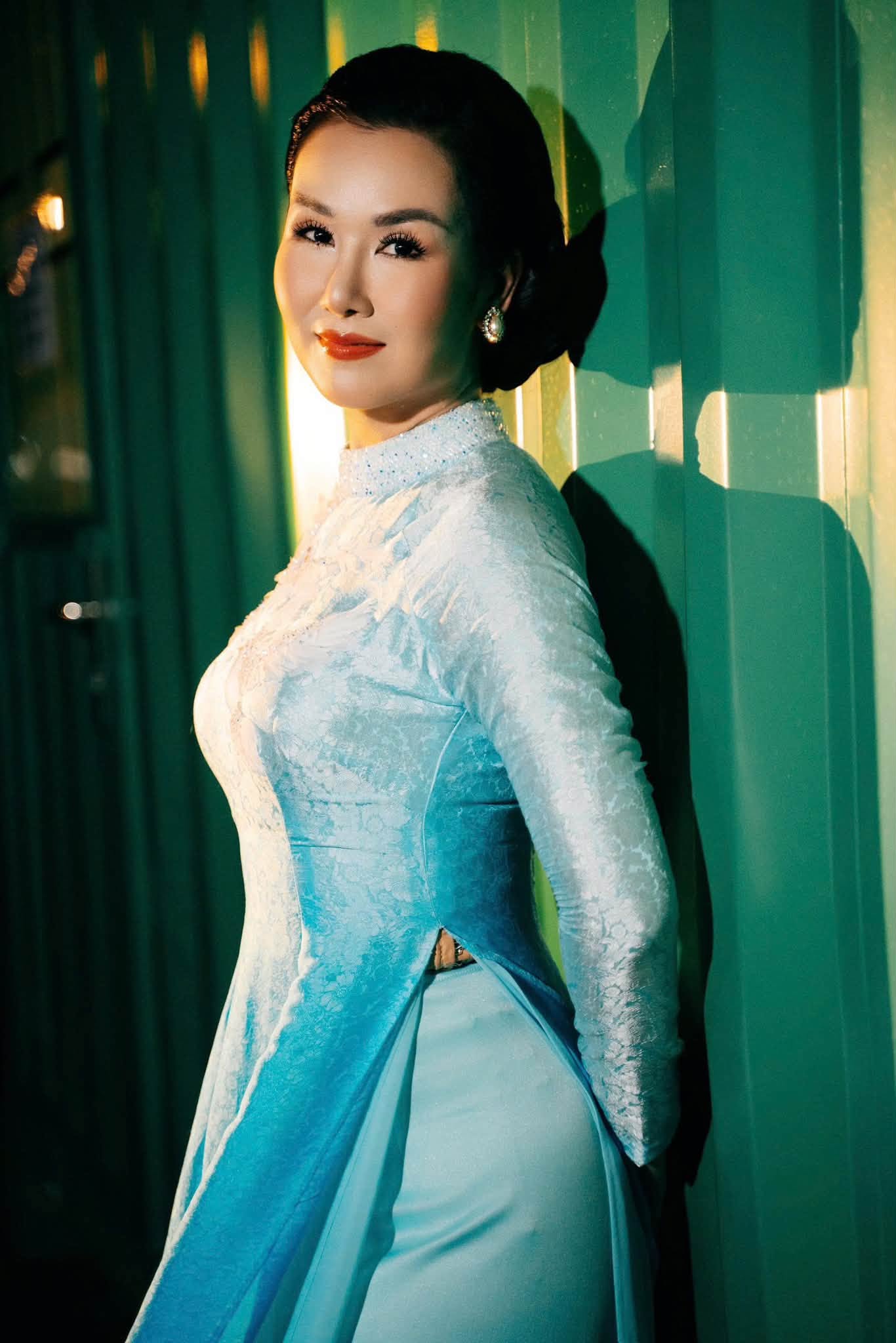 Giọng ca mới hát nửa bài đã khiến dân tình “đọc vị”, mẹ 2 con đắt show bậc nhất không lẫn vào đâu- Ảnh 4.
