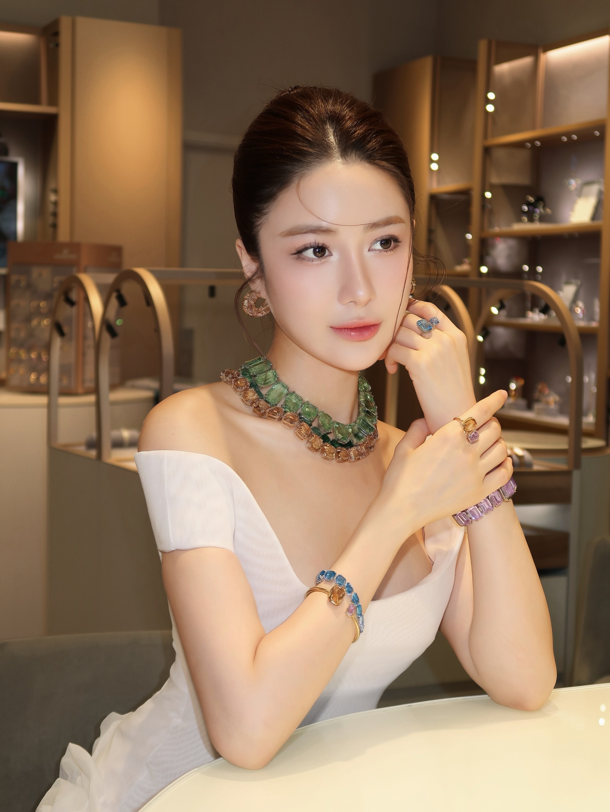 TikToker 3,3 triệu followers “xây nhà kêu gọi tài trợ từ keo dán gạch đến bếp gas” gây tranh cãi- Ảnh 5.