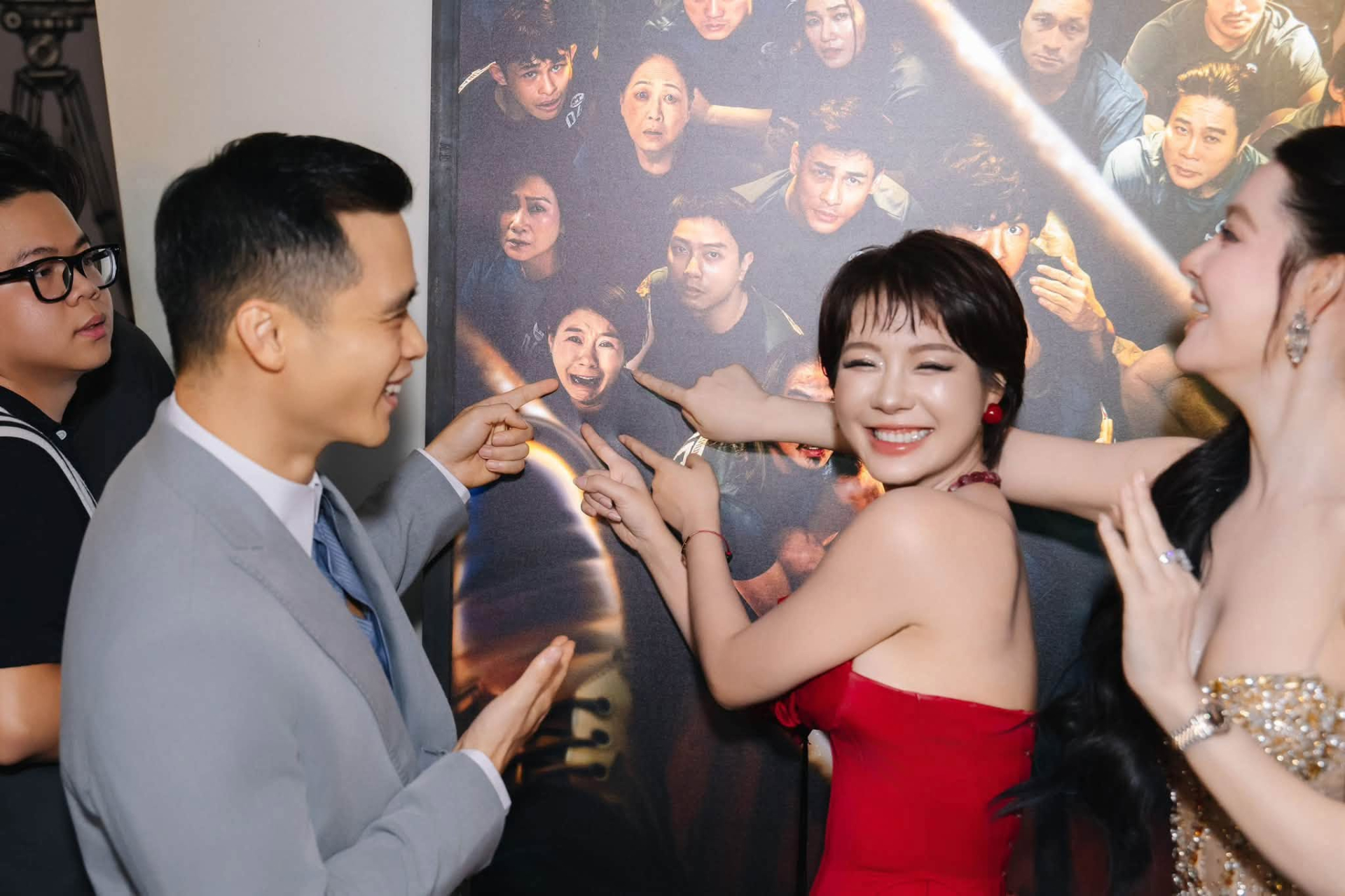 Hoa hậu hot nhất Trại Buôn Người là phú bà real: Thủ khoa Đại học tiền kiếm 1 ngày bằng cát-xê 1 phim, sống ở container đẹp như cổ tích- Ảnh 3.