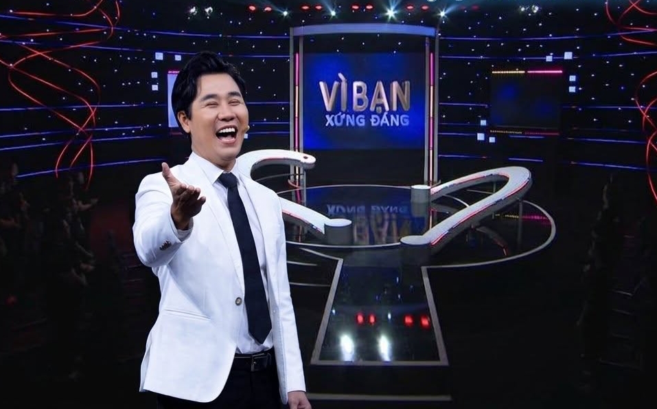 MC Quyền Linh bị thay thế, người mới nói gì?- Ảnh 1.