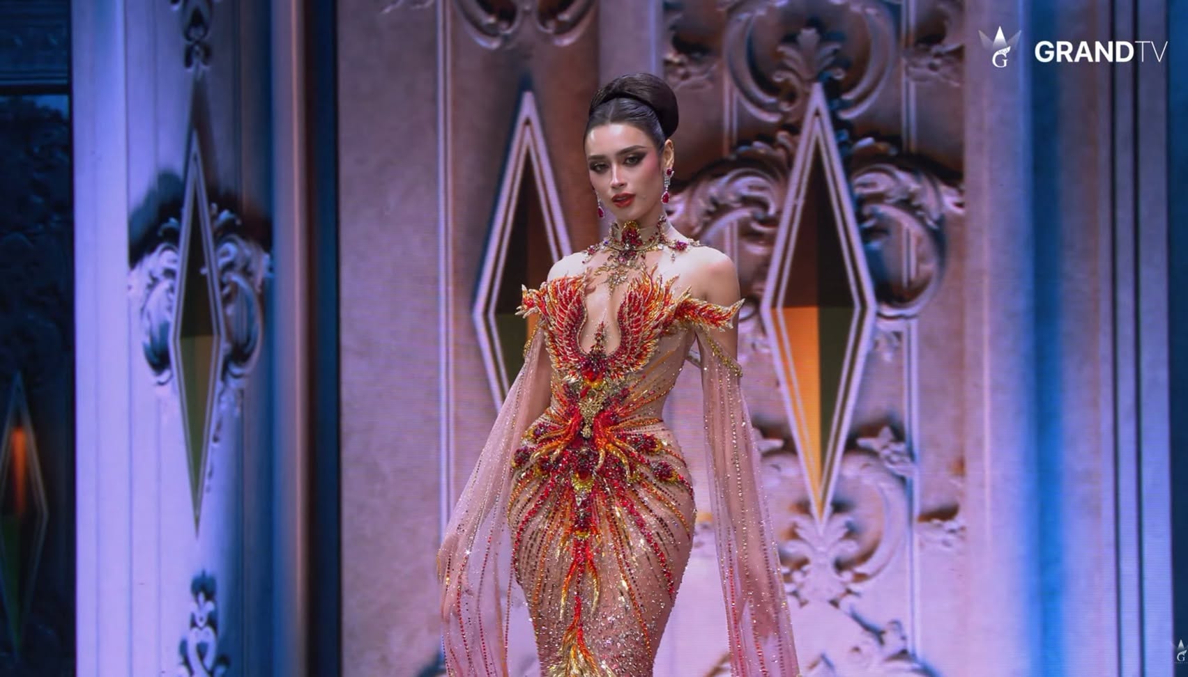 Bán kết Miss Grand International: Emoura Phạm đổi váy dạ hội phút chót, - Ảnh 5.