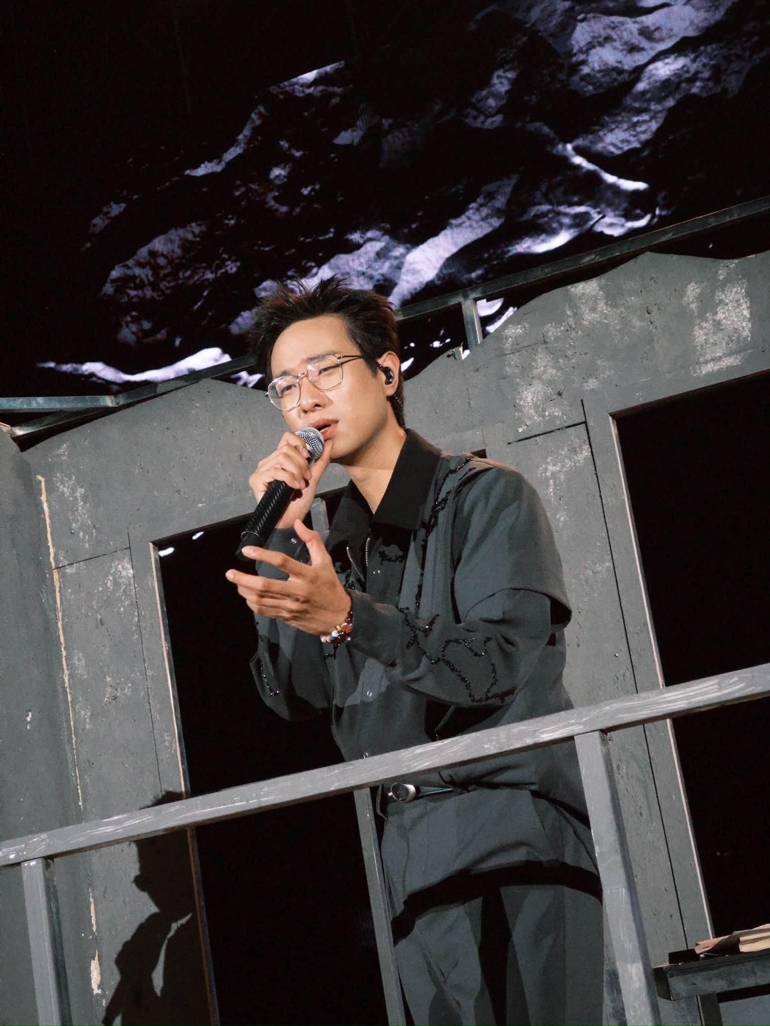 Giọng ca vàng show Chông Gai “nghịch” hơn boy phố, thế mà lại hay - Ảnh 8.