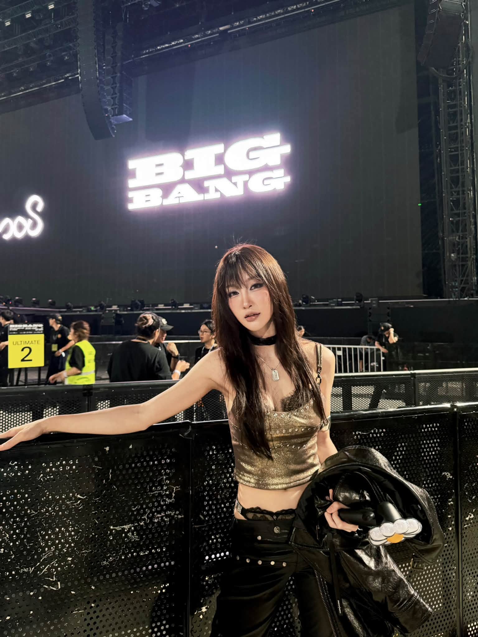 Đi vài bước là gặp sao Việt tại concert BIGBANG: Phương Ly - Tiểu Vy "lên đồ" nhập cuộc, Anh Tài - Anh Trai - Em Xinh cùng đổ bộ - Ảnh 4.