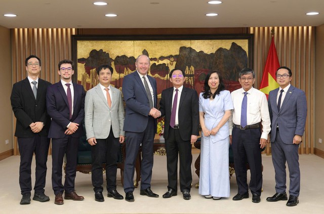 Đại diện Tập đoàn Pasqal và Tập đoàn FPT trong buổi làm việc với Phó Thủ tướng- Ảnh: chinhphu.vn/Gia Huy
