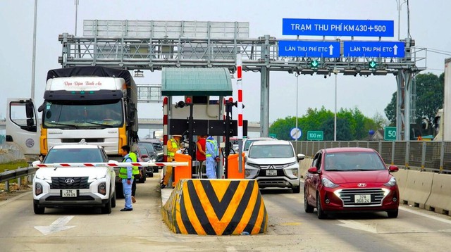 Bộ Xây dựng làm rõ VETC, ePass thu phí 6.600 đồng/tháng