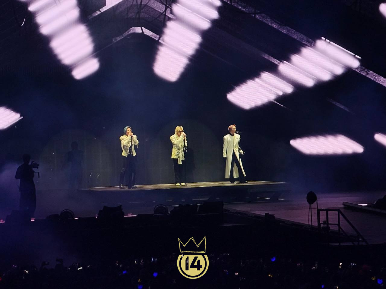 BIGBANG cúi lạy chào fan Việt, 2 đêm concert Hà Nội trở thành ký ức rực rỡ nhất! - Ảnh 28.