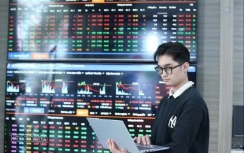 Chứng khoán ngày 4/8: VN-Index tăng phiên thứ hai liên tiếp, tiến sát mốc 1.800 điểm Chứng khoán ngày 8/10: Áp lực bán gia tăng, VN-Index tiếp tục giảm điểm
