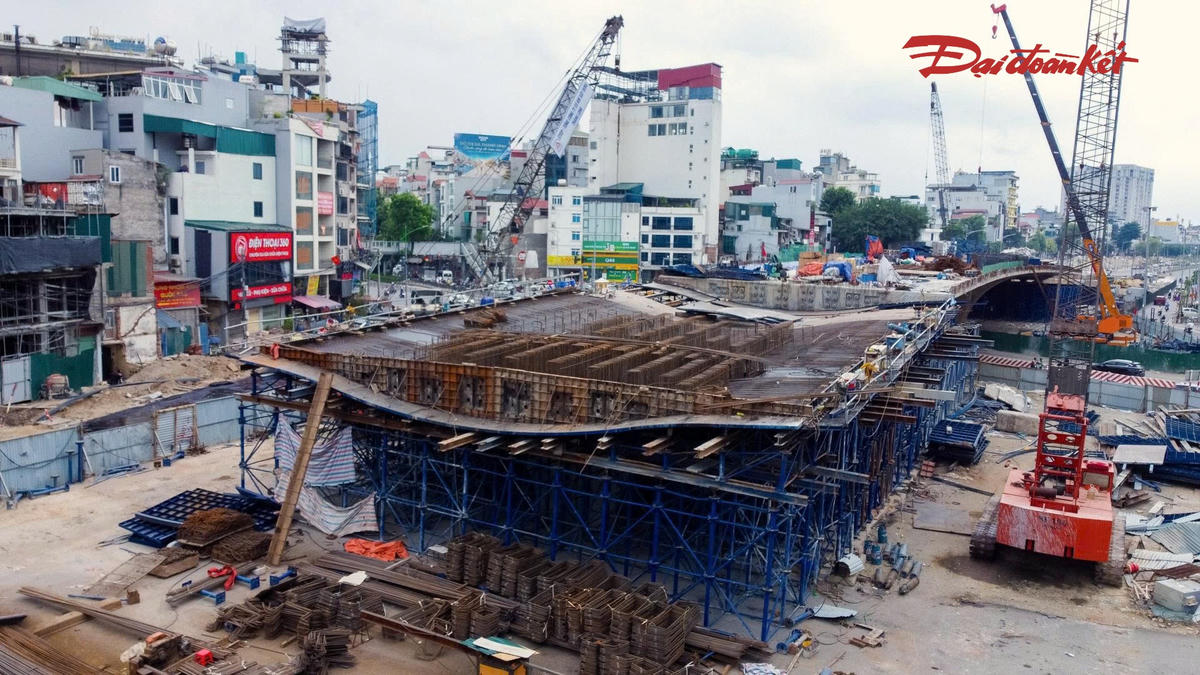 Hai cầu vượt Vành đai 1 Hà Nội dần thành hình, hướng tới hoàn thành cuối năm- Ảnh 11.