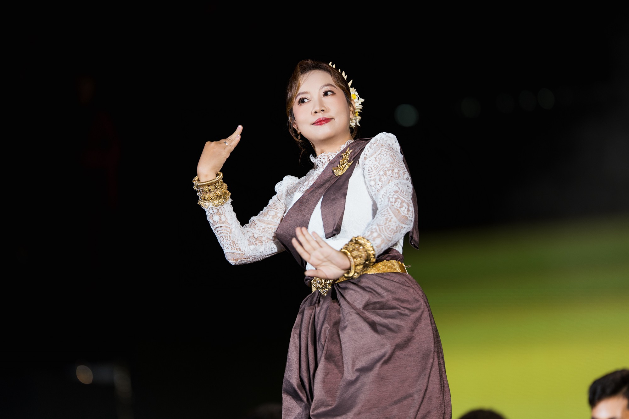 Nhạc Hội Dân Chơi Dân Ca của Phương Mỹ Chi: Một “con thuyền văn hóa” nhiều tham vọng- Ảnh 12.