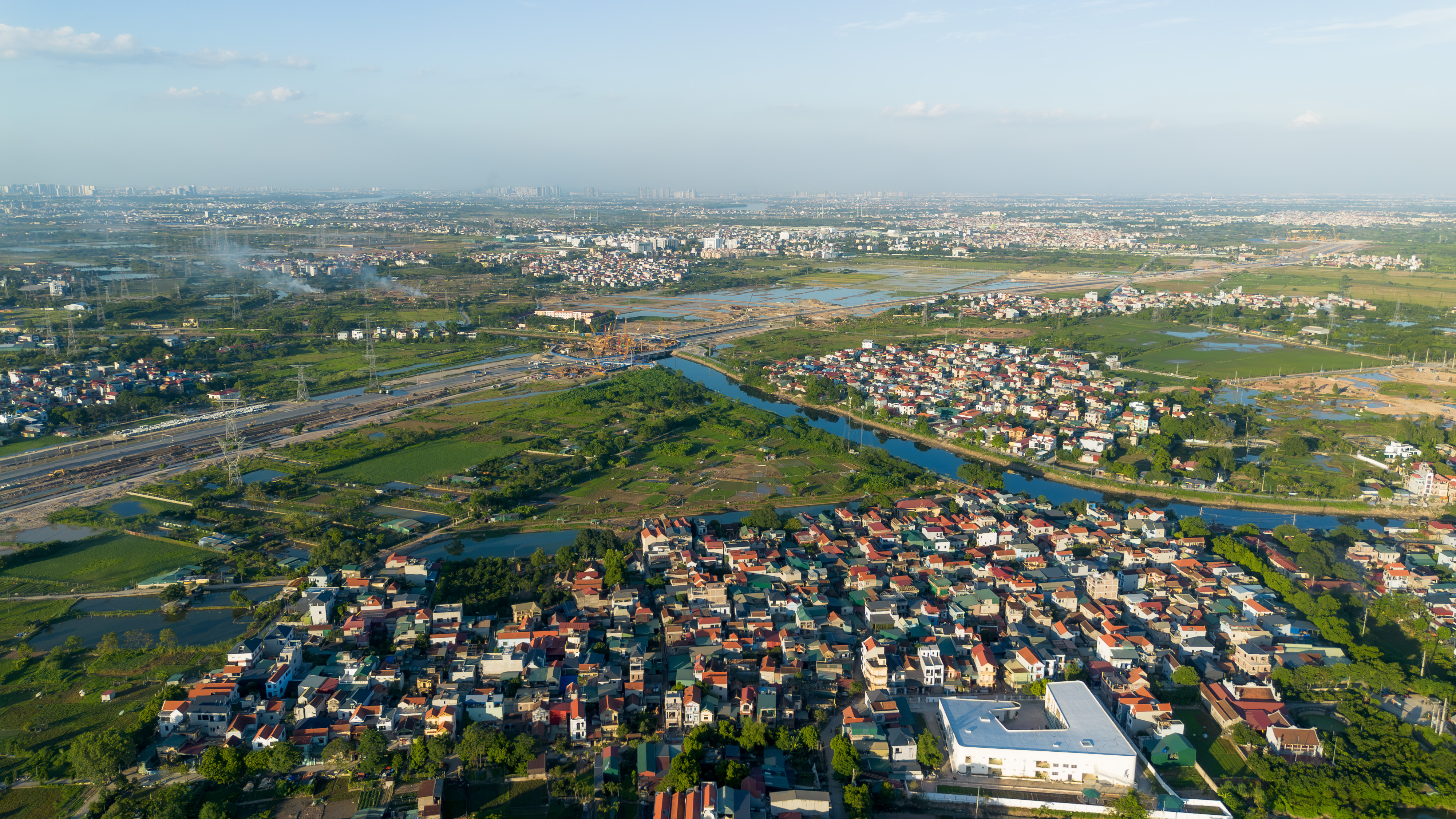 Cận cảnh đại công trường sân vận động lớn nhất Việt Nam của tỷ phú Phạm Nhật Vượng: Loạt “siêu trụ” gần 80m đã vươn cao, sẵn sàng bước vào giai đoạn Cận cảnh đại công trường sân vận động lớn nhất Việt Nam của tỷ phú Phạm Nhật Vượng: Loạt “siêu trụ” gần 80m đã vươn cao, sẵn sàng bước vào giai đoạn