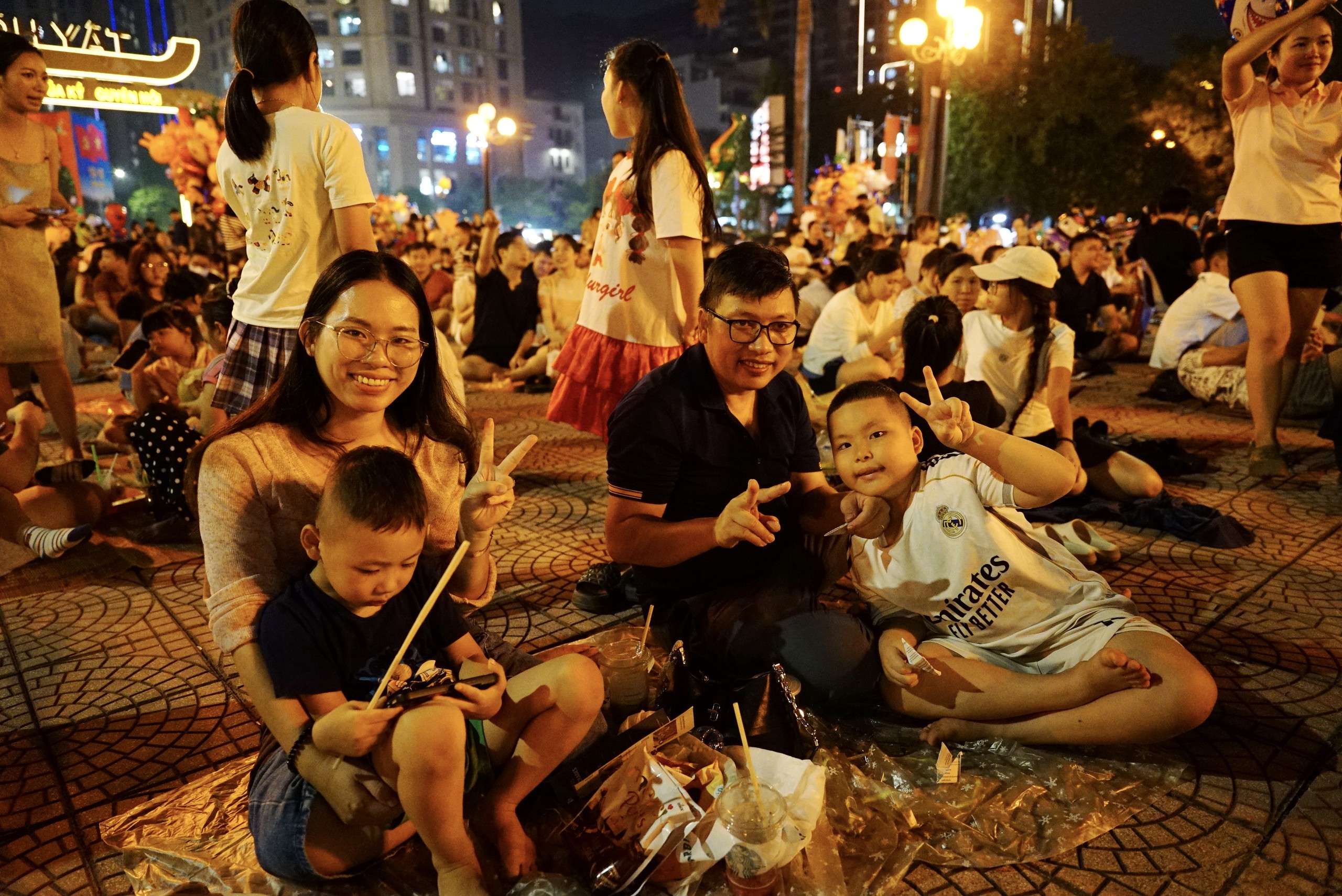 Đúng 21h ngày 10/10, 7.000 đơn vị pháo hoa rực sáng bầu trời Hà Nội - Ảnh 40.