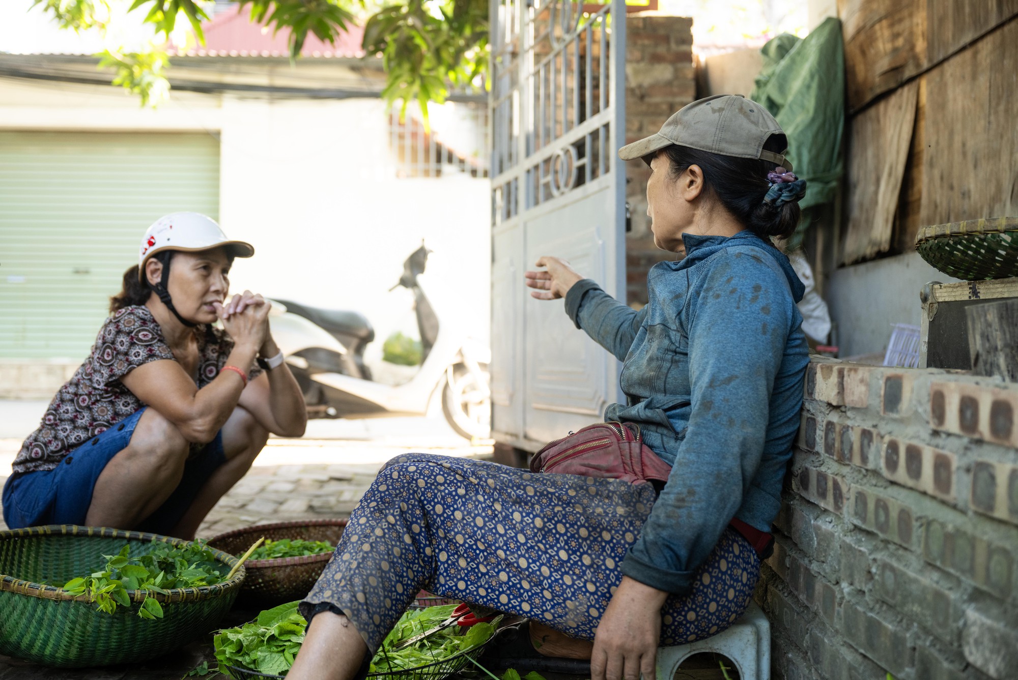 Nhân chứng hé lộ diễn biến trước vụ tài xế ô tô bị đâm tử vong ở Hà Nội: Nghi phạm liên tục đập cửa, chất vấn về chuyện tình cảm - Ảnh 5.