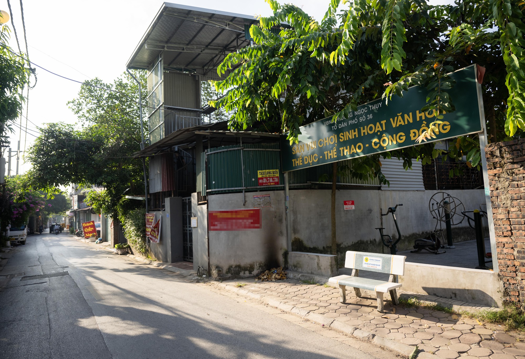 Nhân chứng hé lộ diễn biến trước vụ tài xế ô tô bị đâm tử vong ở Hà Nội: Nghi phạm liên tục đập cửa, chất vấn về chuyện tình cảm - Ảnh 2.