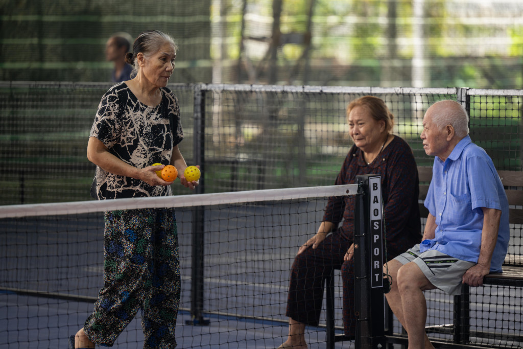 Viện dưỡng lão sáng đánh pickleball, chiều hát karaoke, giá trọn gói 6 triệu đồng/tháng - Ảnh 7.