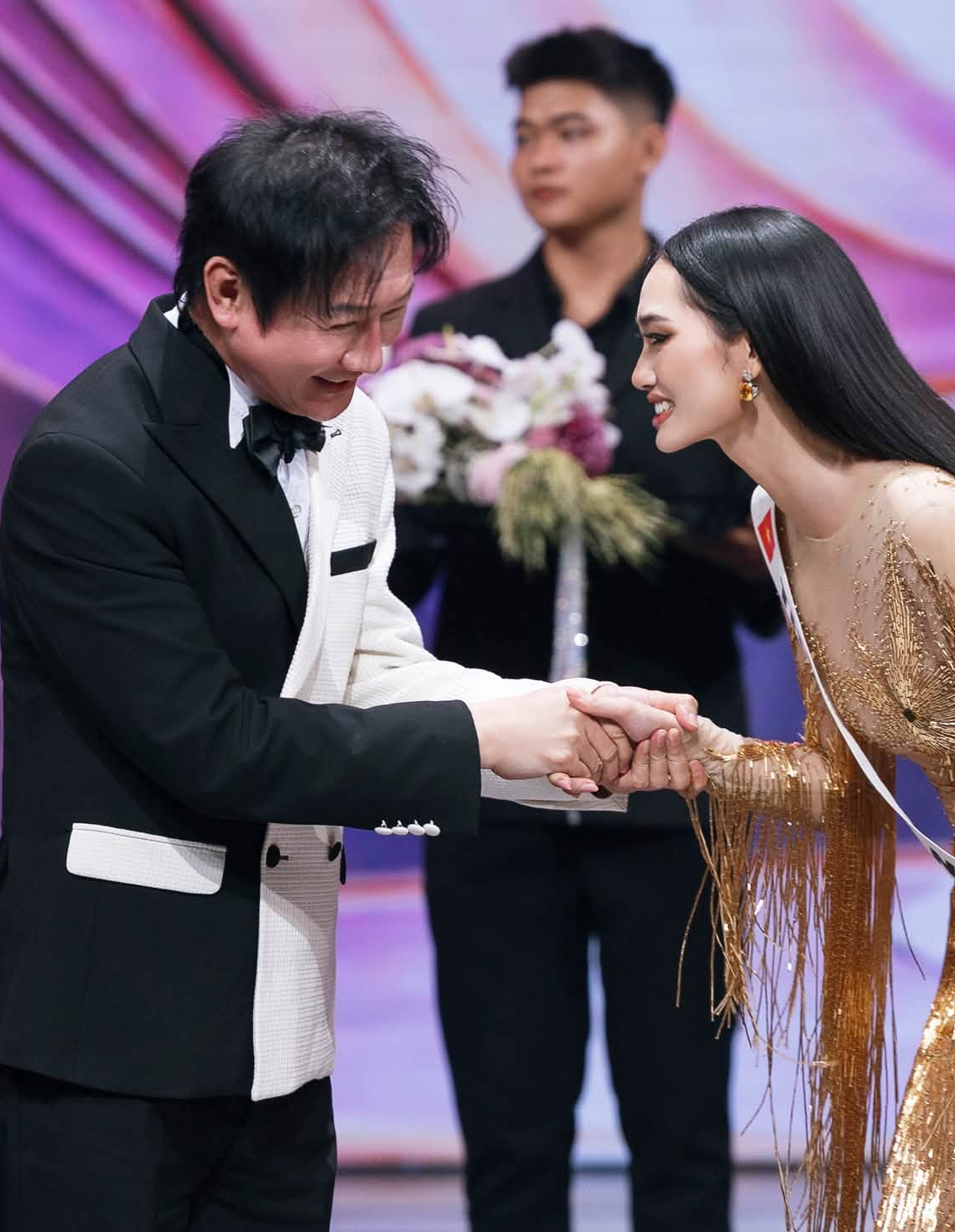Hoa hậu Quỳnh Anh không được thi Miss Universe- Ảnh 1.