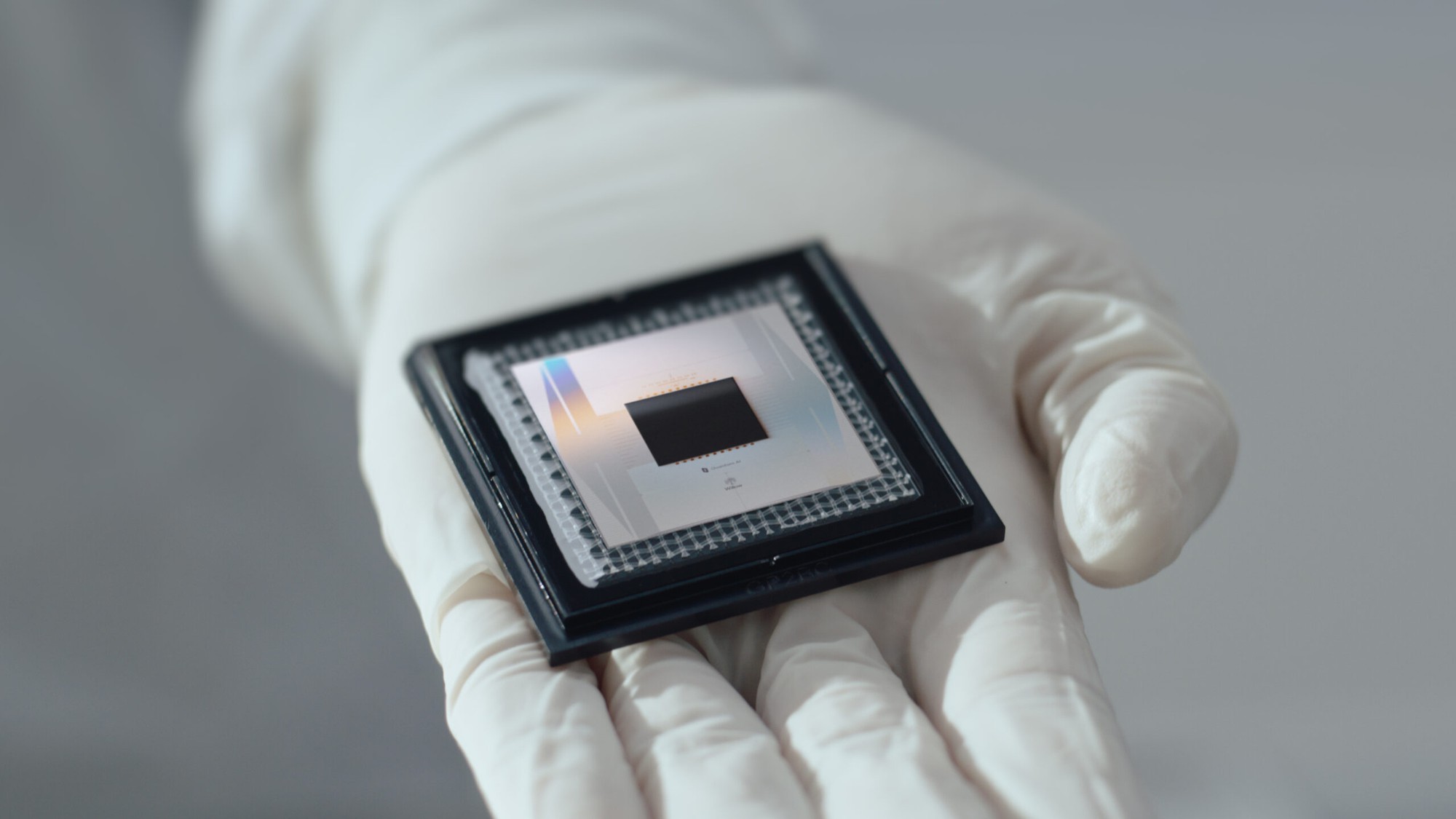 Chip lượng tử Willow của Google giảm bốn mươi lần sai số và đạt độ trung thực kỷ lục- Ảnh 2.