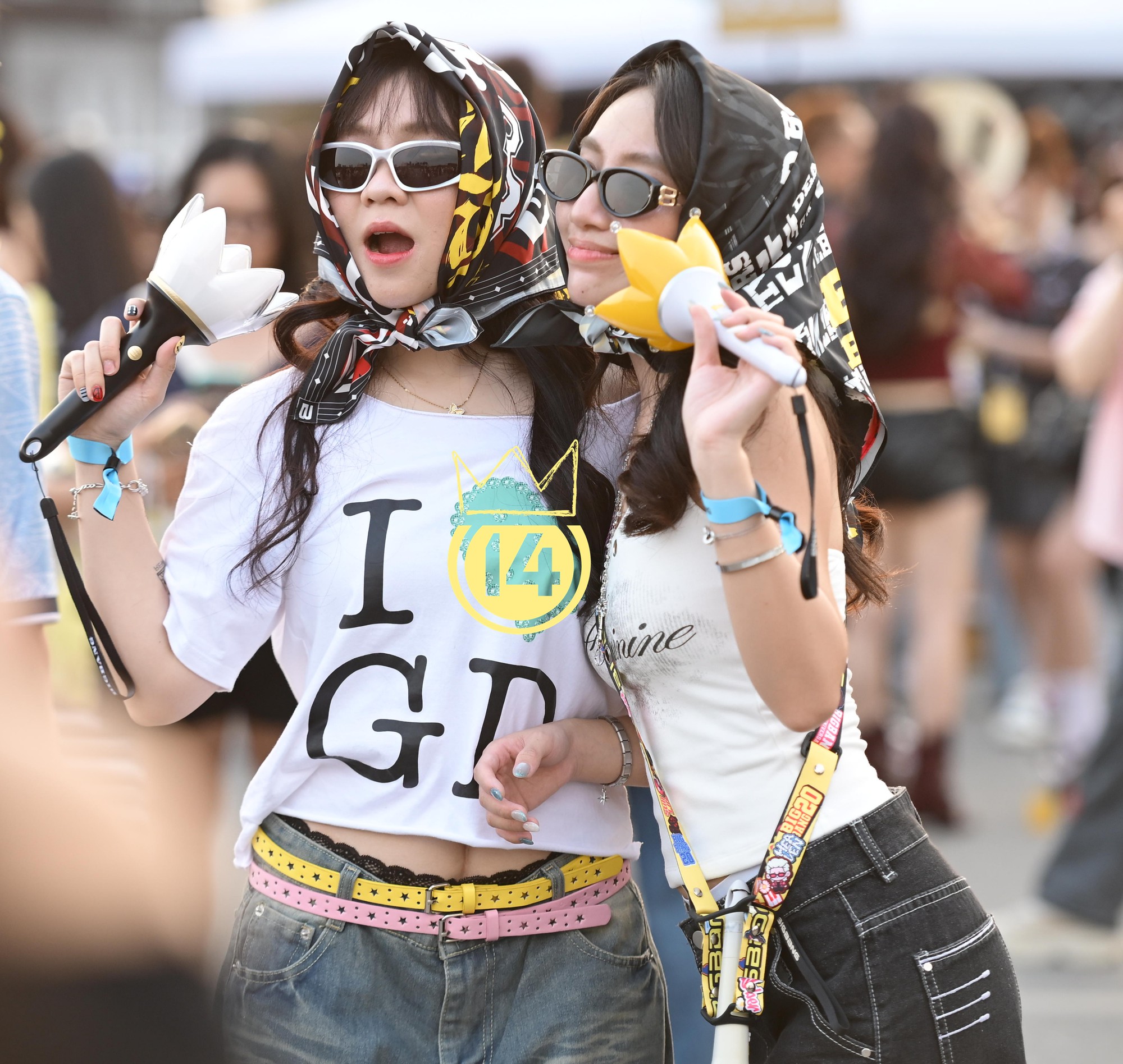 Hôm nay trời nắng: Mỹ Đình thành sàn diễn của hội fan BIGBANG “lương 5 triệu/giờ"- Ảnh 5.