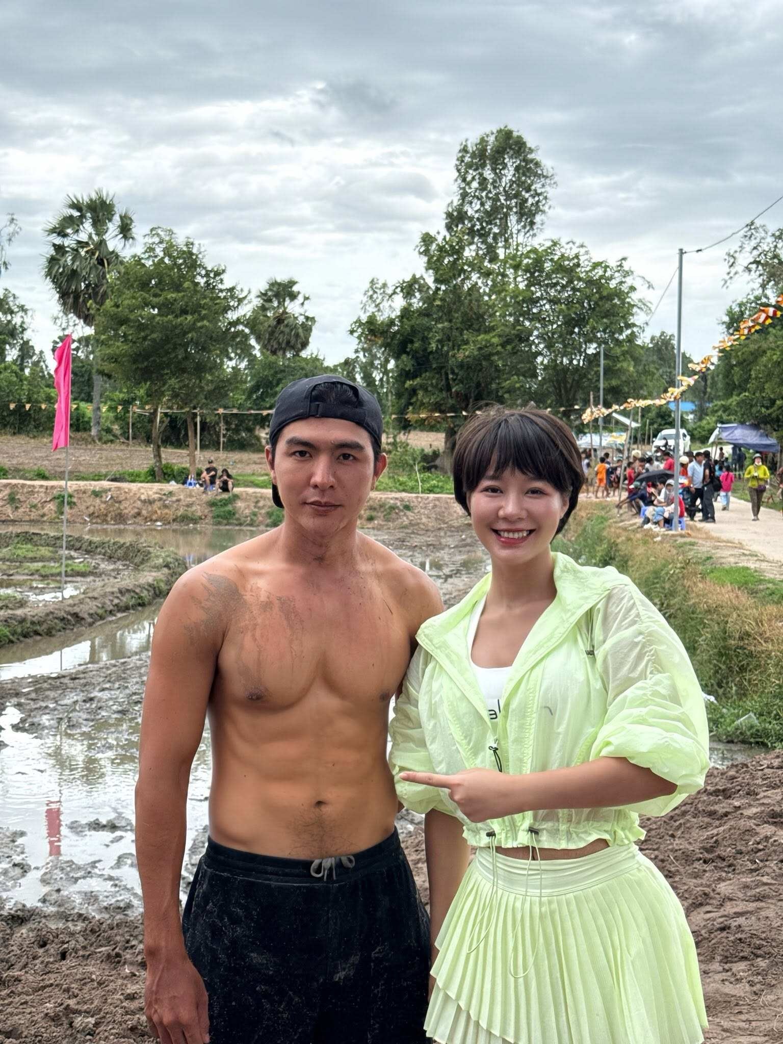Hoa hậu hot nhất Trại Buôn Người là phú bà real: Thủ khoa Đại học tiền kiếm 1 ngày bằng cát-xê 1 phim, sống ở container đẹp như cổ tích- Ảnh 6.