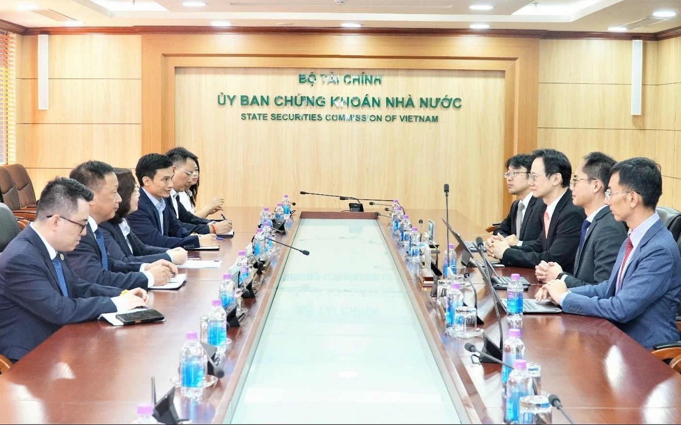 Ủy ban Chứng khoán Nhà nước và MAS tăng cường hợp tác, thúc đẩy kết nối thị trường vốn Việt Nam - Singapore