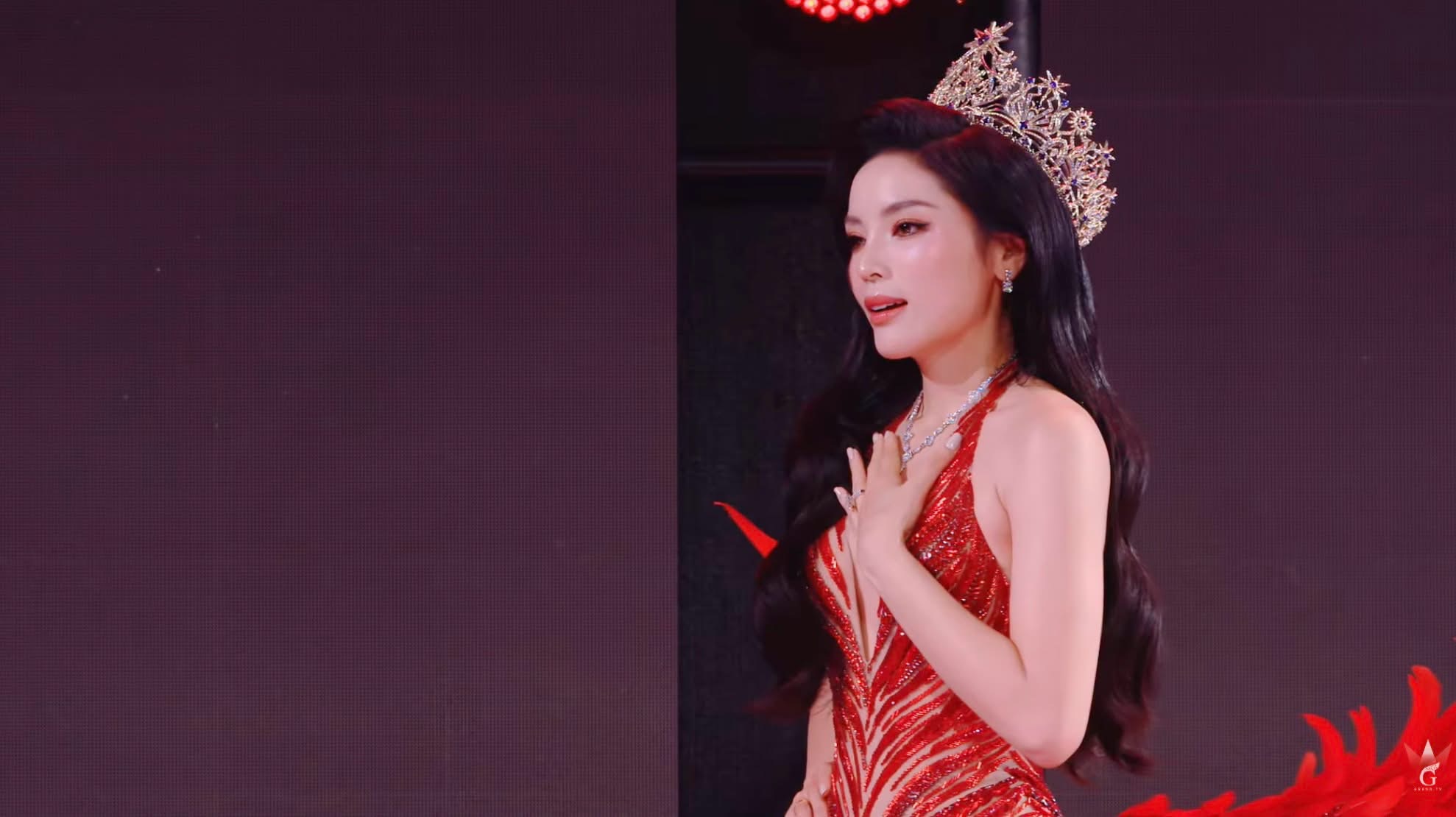 Hoa hậu Kỳ Duyên công khai tình cảm với Thiên Ân trong màn final walk độc lạ nhất Vbiz!- Ảnh 2.