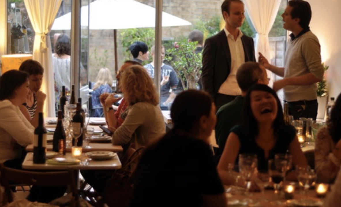Trả tiền triệu để ăn tối với người lạ: Supper club là gì mà từ London, Dubai đến TP.HCM đều “cháy vé”?- Ảnh 16.