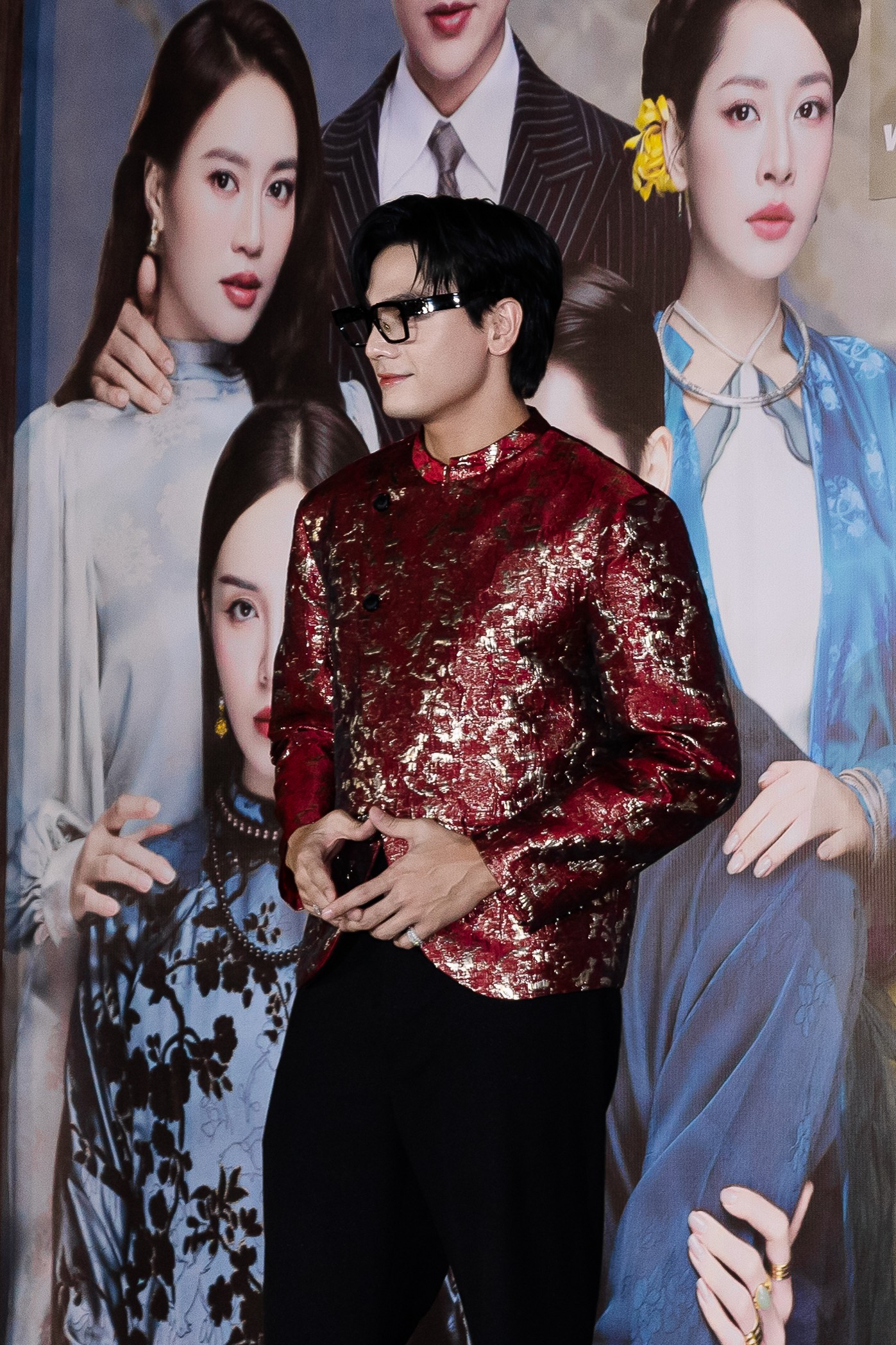 Thảm đỏ HOT nhất hôm nay: Chi Pu - Tóc Tiên dát vàng con mắt, Pháo nghiện khoe dáng lắm rồi- Ảnh 19.