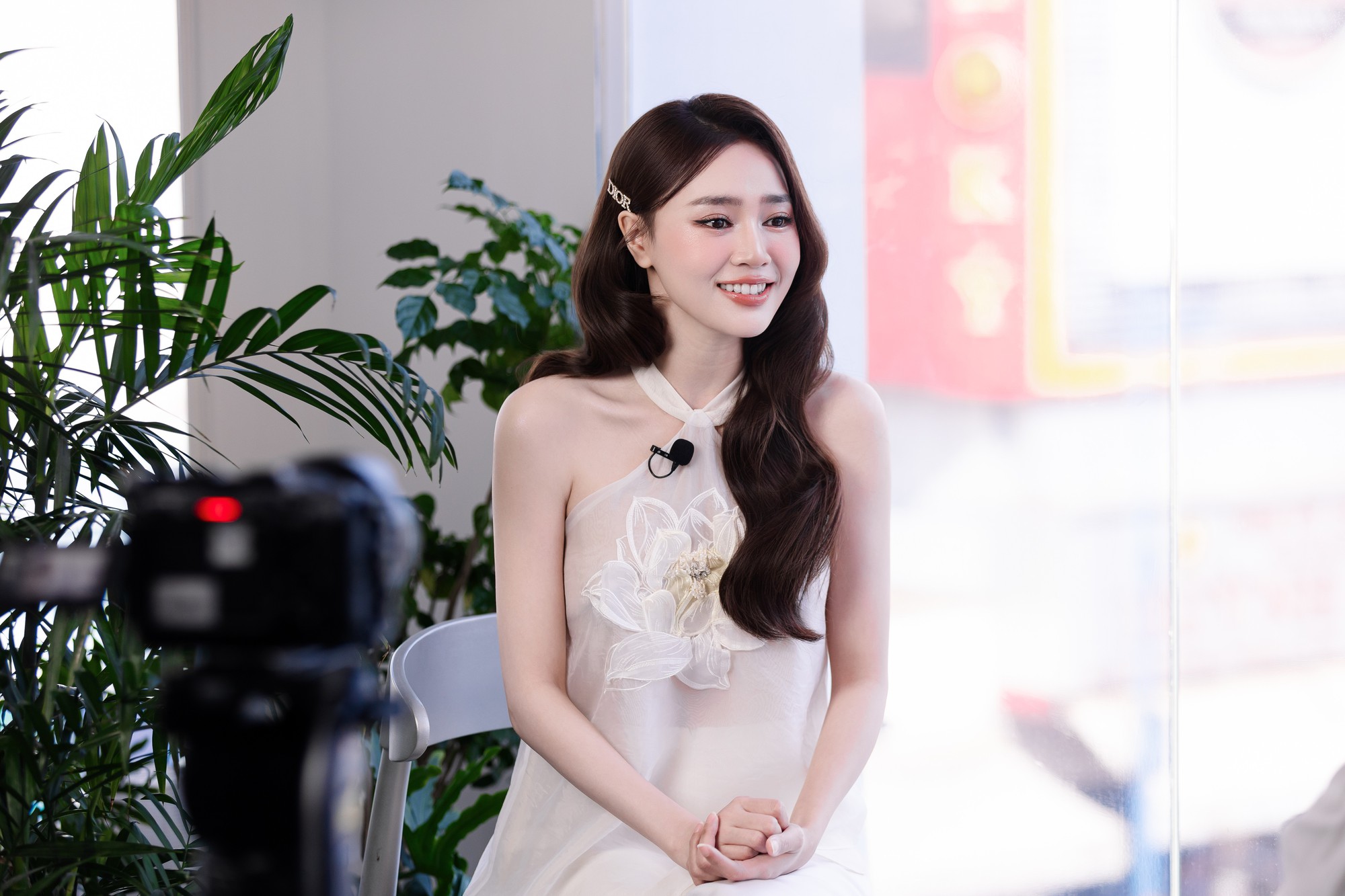 Ninh Dương Lan Ngọc: Không ai nhảy vào sổ hộ khẩu của tôi được hết, sao phải cần cảnh nóng để làm mới bản thân?- Ảnh 8.