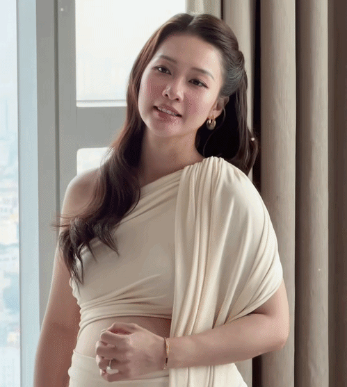 Mẹ bầu Khả Ngân lẻ bóng đi sự kiện, Nhan Phúc Vinh ra nước ngoài để làm một việc- Ảnh 2.