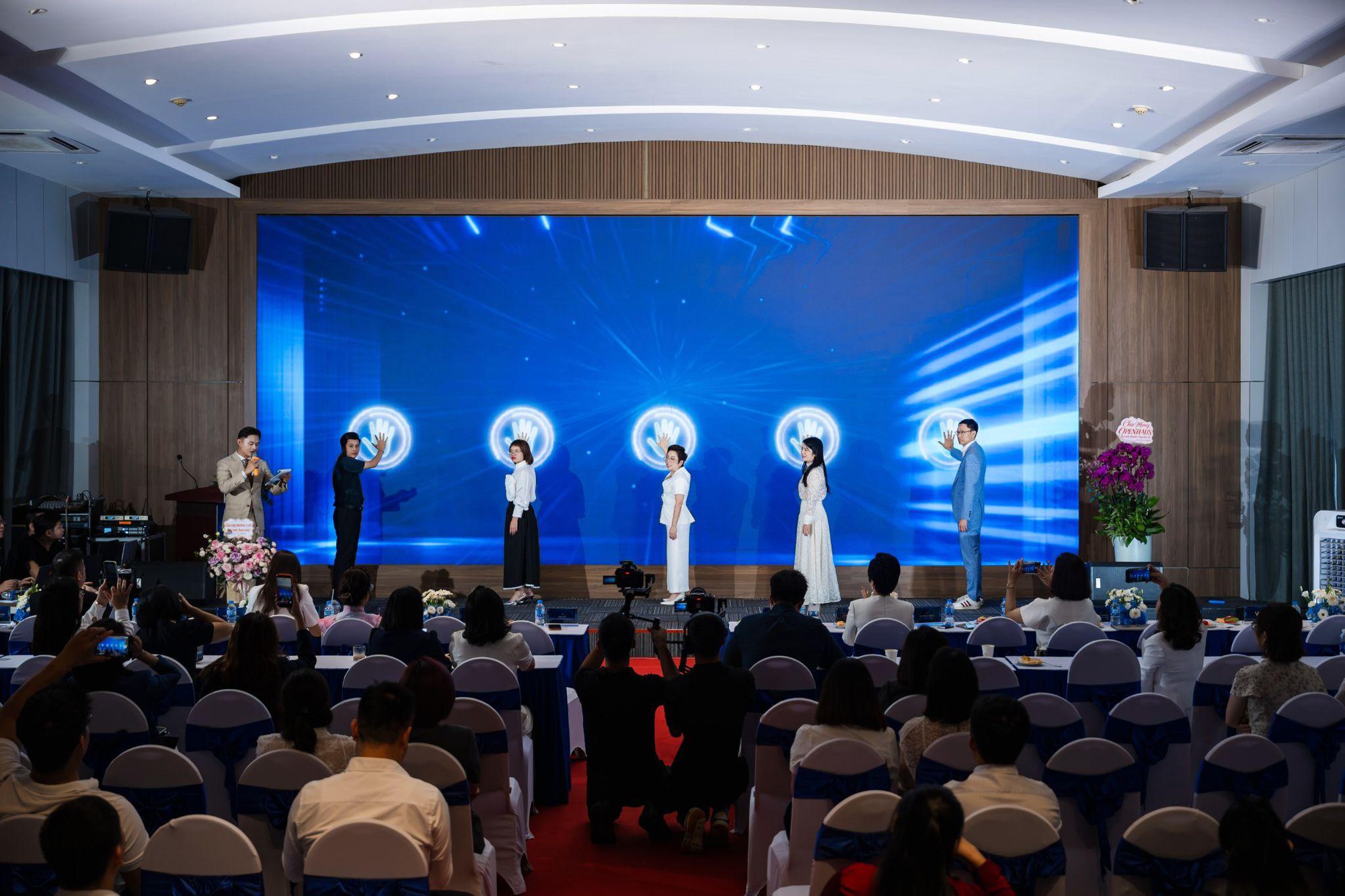 ‏Gần 300.000 lượt theo dõi và truy cập: Sức hút bùng nổ từ Lễ ra mắt OpenHaus ‏ - Ảnh 2.