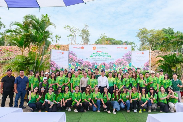 Rồng Việt bàn giao vườn cây bằng lăng 3 ha, nhận bằng khen của tỉnh Lâm Đồng- Ảnh 7.